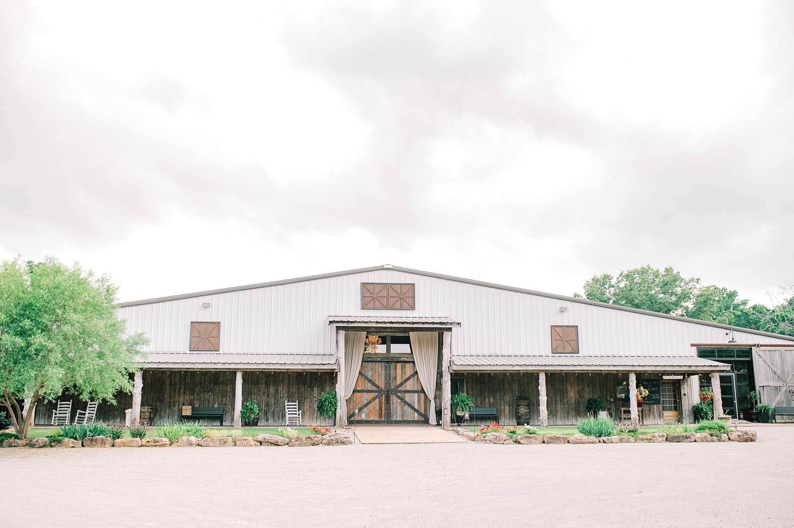 449390242_1000952272037373_7446815642519977803_n stonecreek ranch exterior