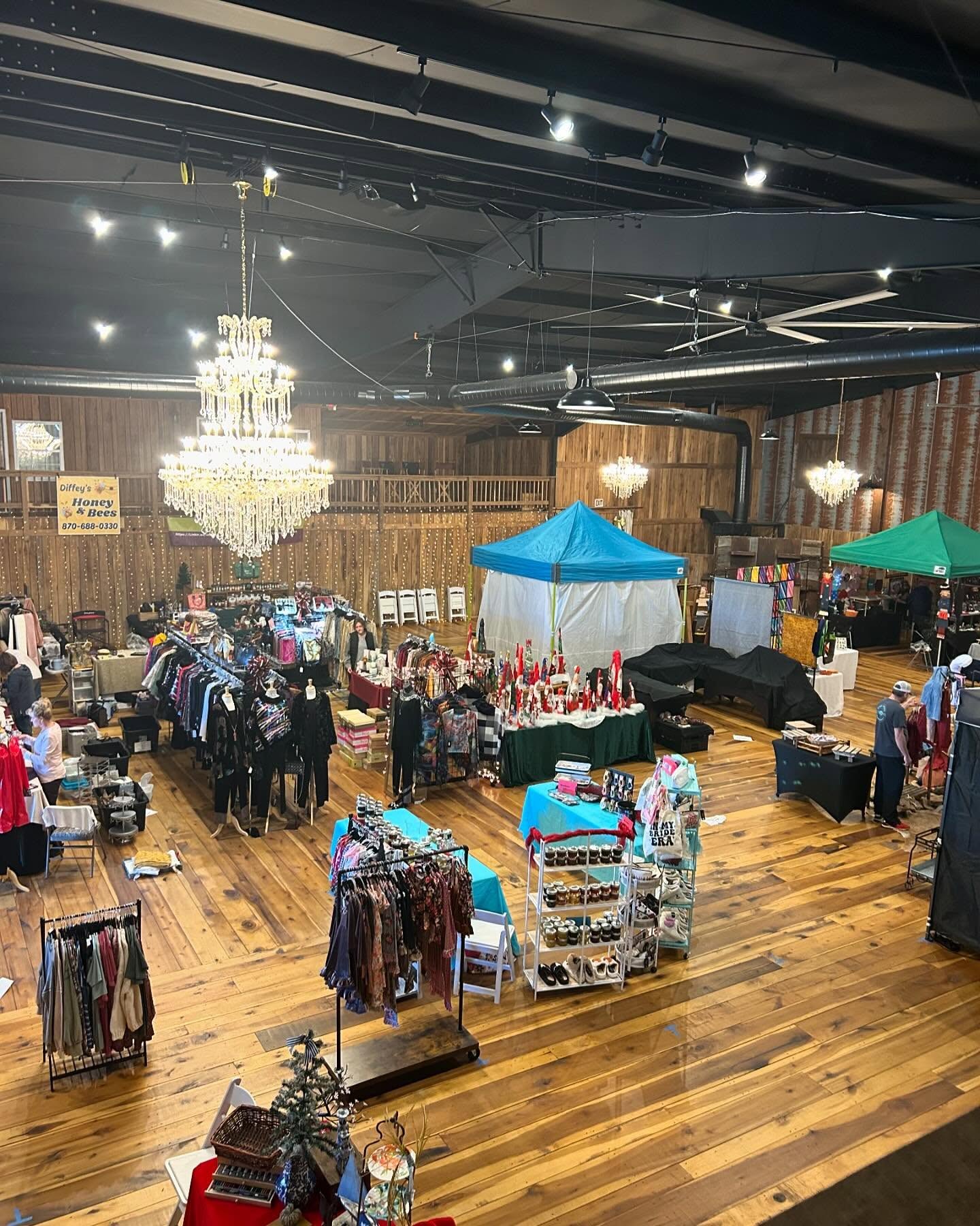 468031643_1113777180754881_3828889976484302142_n vendors at market at stonecreek ranch