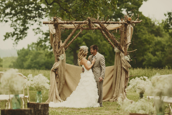 outdoor_couple-251968 rustic outdoor wedding